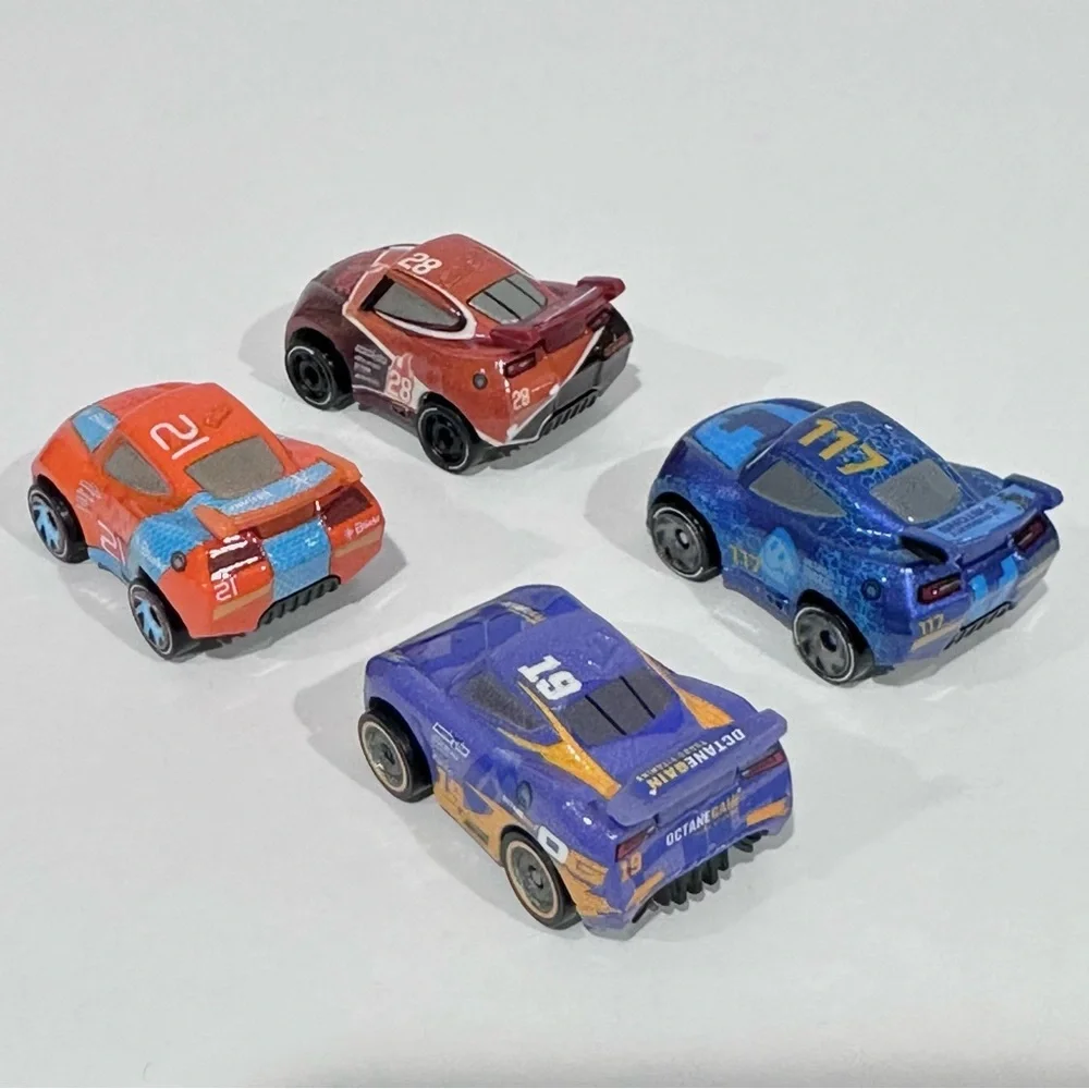 Disney Cars 3 Die-cast Mini Racers Next Gen Racers Set Carlow,Swervez,Laney